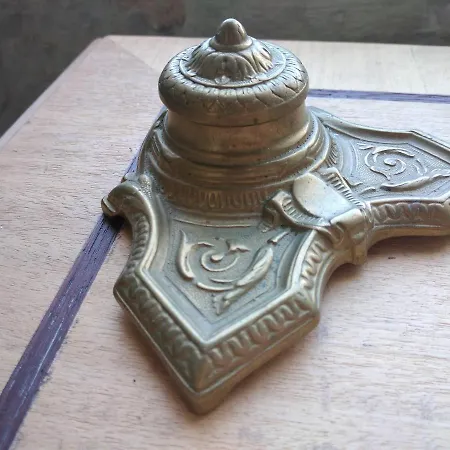 Apartment Brilhac Monts-sur-Guesnes